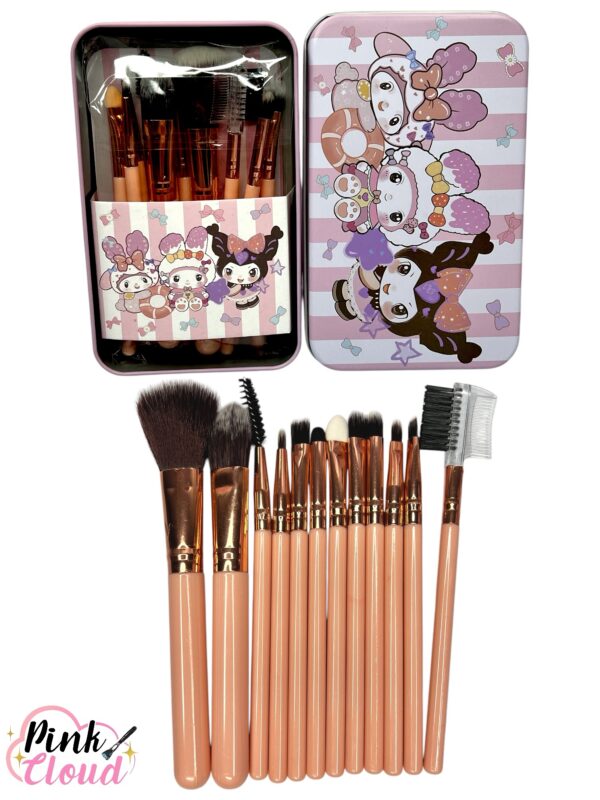 Set 12 Brochas Maquillaje- Sanrio Caja Metálica - Imagen 2